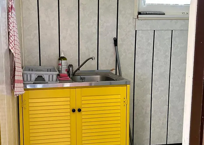 - Letniskowy Дом отдыха *