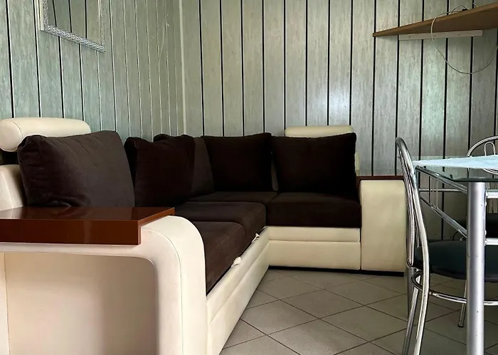 - Letniskowy Хажуковы